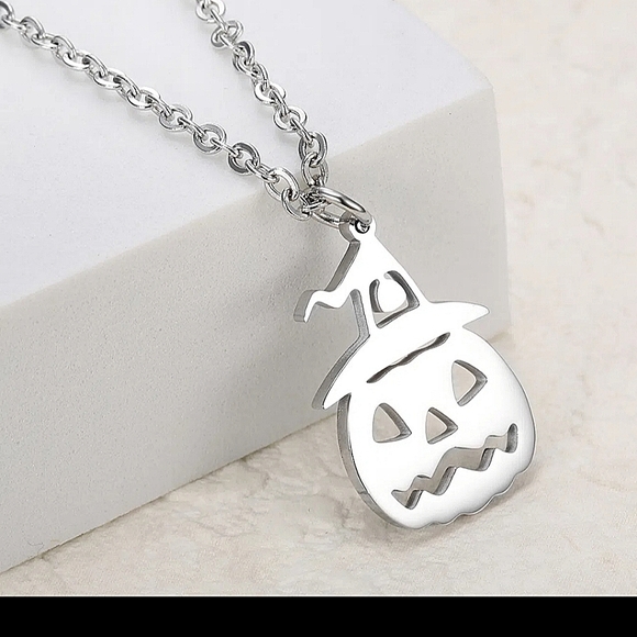 Women Halloween Hollow Out Pumpkin Head Pendant Necklace - Picture 4 of 4